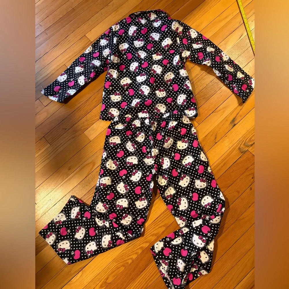 Hello Kitty Black, White & Pink Fleece Pajama Set Girl’s Med. 100% Cotton! Soft!